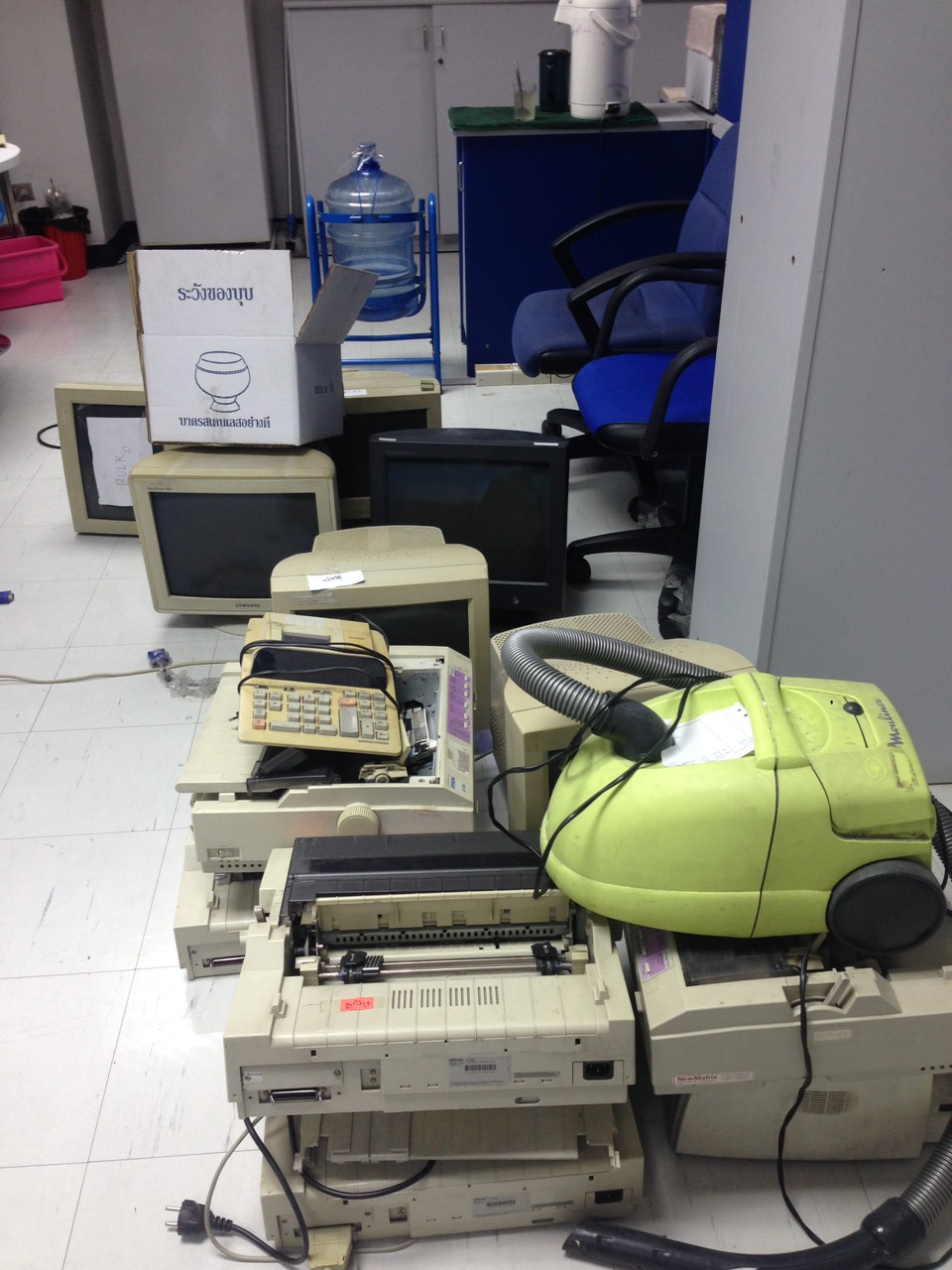 รับซื้อและรับประมูลอุปกรณ์คอมพิวเตอร์เก่า-เสีย